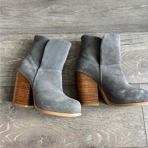 Catherine Malandrino Gray Suede Ankle Boots - Stacked Block Heel - Size 8